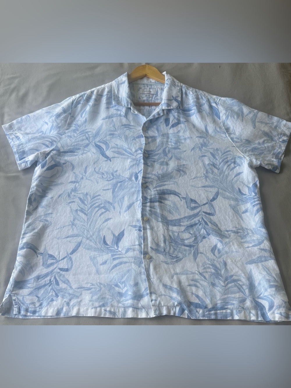 Porter & Ash 100% Linen Blue and White shirt.